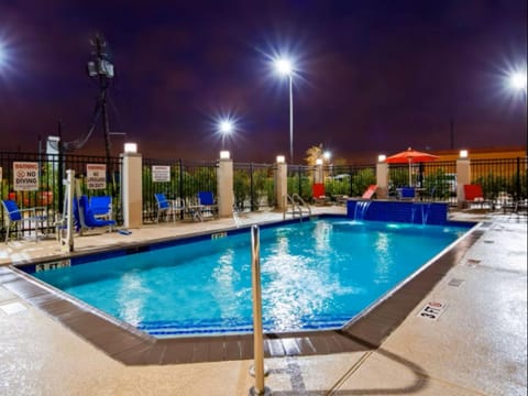 Holiday Inn Express & Suites Pasadena Houston Southeast By IHG Hotel in Pasadena