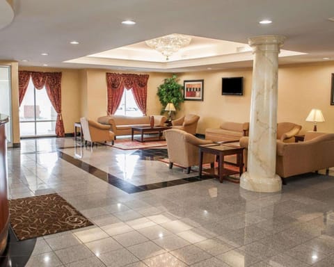 Comfort Suites near Indianapolis Airport Hotel in Indianapolis