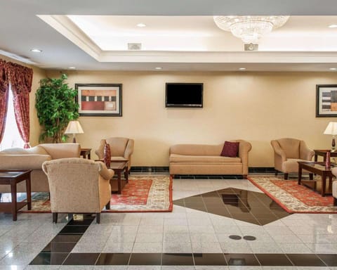 Comfort Suites near Indianapolis Airport Hotel in Indianapolis