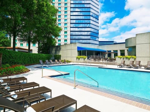 Swimming pool [outdoor]