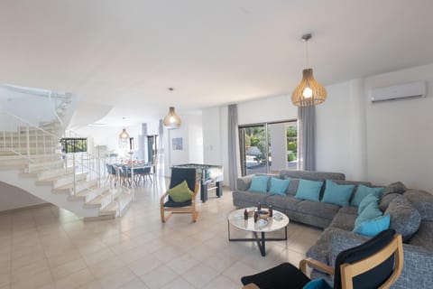 Villa Rosie, Modern 4bdr Ayia Napa Villa With Pool Resort in Protaras