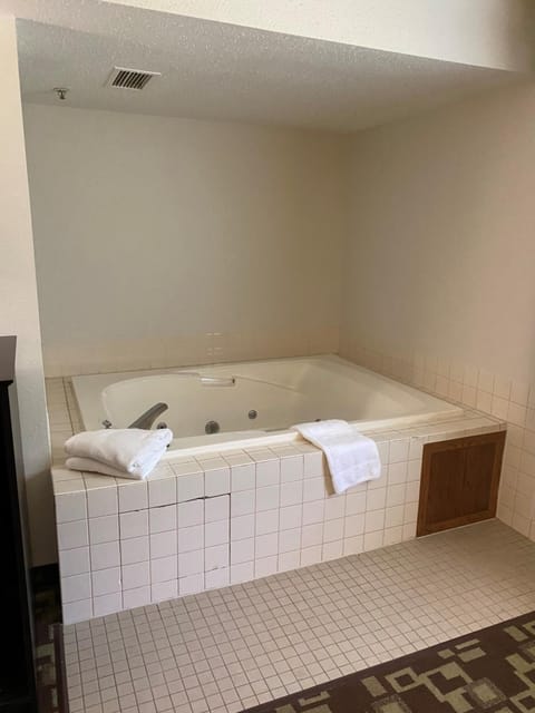 Super 8 by Wyndham Independence Hotel in Iowa