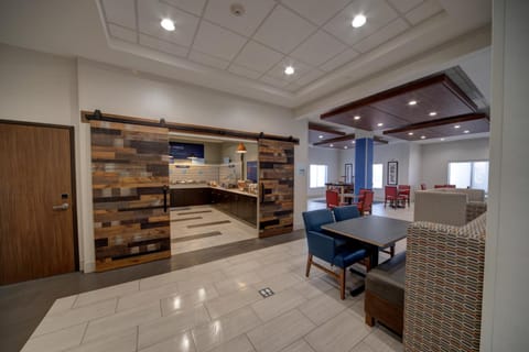 Holiday Inn Express & Suites Oklahoma City West-Yukon by IHG Hotel in Yukon