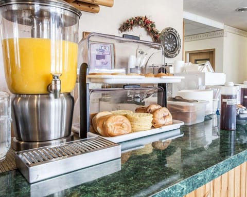 Rodeway Inn & Suites Spokane East Hotel in Spokane Valley