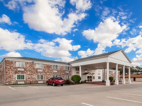 Baymont by Wyndham Bellevue/Omaha Hotel in Bellevue