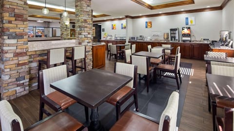 Best Western Inn & Suites Hotel in Warner Robins