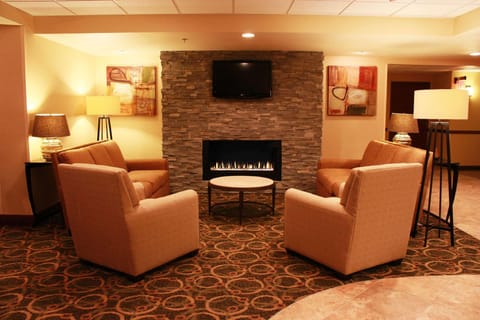 Comfort Inn & Suites Copley Akron Hotel in Fairlawn