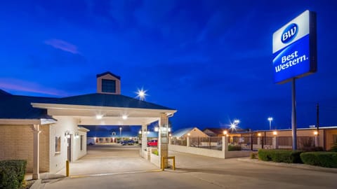 Best Western Regency Inn & Suites Hotel in Gonzales