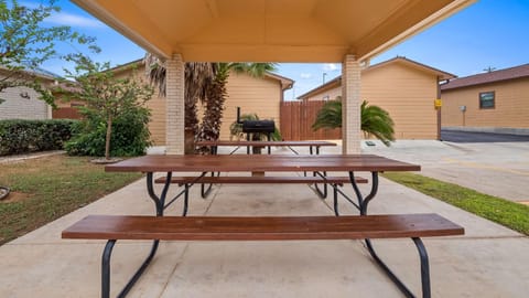 Best Western Regency Inn & Suites Hotel in Gonzales