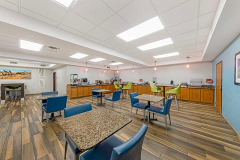 Best Western Plus Midwest City Inn & Suites Hotel in Midwest City