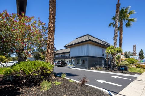 WAFER 450 Hotel Motel in Santa Clara