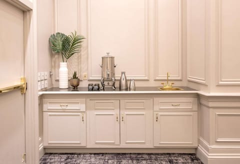 Hotel Theo New Orleans, Tapestry Collection by Hilton Hotel in French Quarter