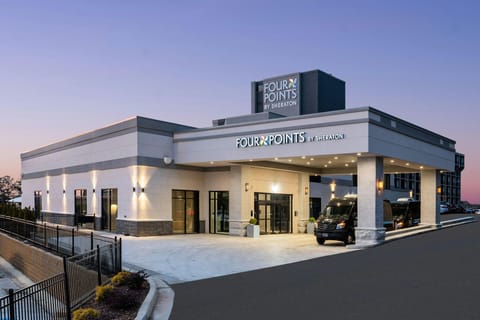Four Points by Sheraton Atlanta Airport West Hotel in College Park