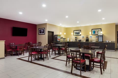 Clarion Pointe Lake Jackson - Clute Hotel in Lake Jackson