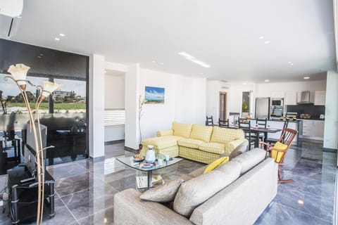 Villa Bp4, Contemporary 3bdr Protaras Villa with Pool, Close to Fig Tree Bay Resort in Protaras