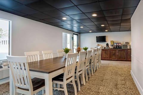 Super 8 by Wyndham Daleville/Fort Novosel Hotel in Alabama