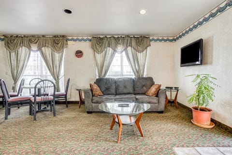 OYO Hotel Wichita Falls I-44 Sheppard Airforce Hotel in Wichita Falls