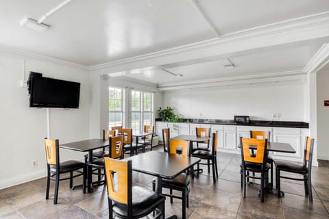 OYO Hotel Baton Rouge East I-12 Louisiana Hotel in Baton Rouge