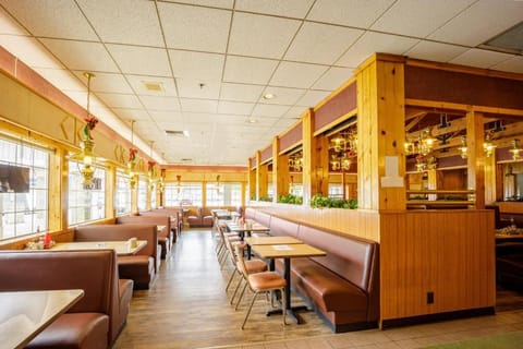 Summit Inn Inn in Snoqualmie Pass