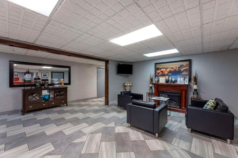Quality Inn Austintown-Youngstown West Hotel in Austintown