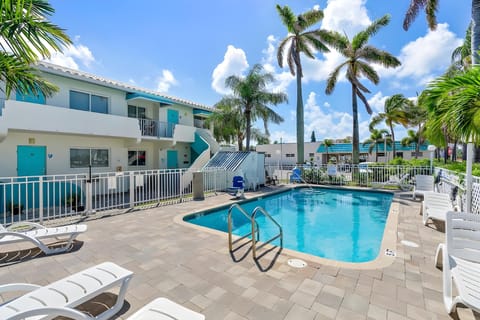 Hollywood Beachside Boutique Suite Hotel in Hollywood Beach
