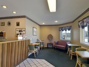 Howard Johnson by Wyndham Lenox Hotel in Lenox