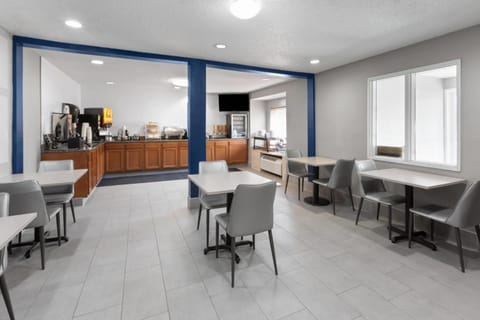 Microtel Inn & Suites by Wyndham Sioux Falls Hotel in Sioux Falls