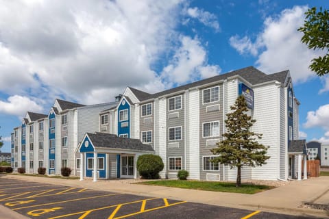 Microtel Inn & Suites by Wyndham Sioux Falls Hotel in Sioux Falls