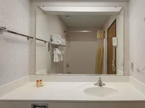 Days Inn by Wyndham Jefferson City Hotel in Jefferson City