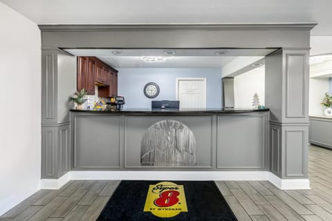 Super 8 By Wyndham Kingsport /I-81 Hotel in Kingsport