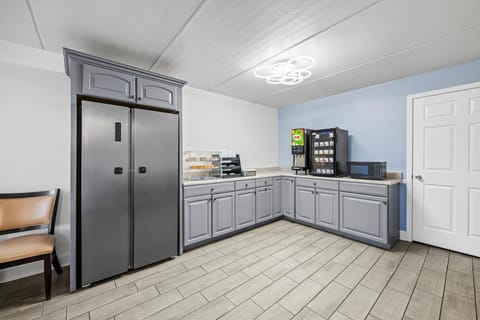 Super 8 By Wyndham Kingsport /I-81 Hotel in Kingsport