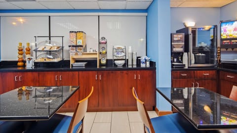 SureStay by Best Western Lenoir City Hotel in Watts Bar Lake