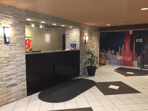 Super 8 By Wyndham Schenectady - Albany Area Hotel in Rotterdam