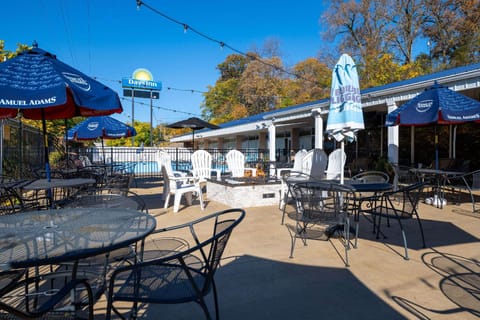 Days Inn by Wyndham Dubuque Hotel in Dubuque