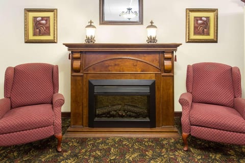 Days Inn by Wyndham Dubuque Hotel in Dubuque