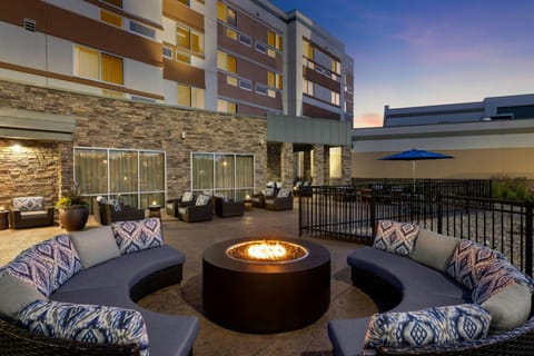 Courtyard by Marriott Omaha Bellevue at Beardmore Event Center Hotel in Bellevue
