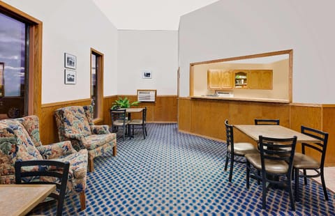 Super 8 By Wyndham Keokuk Hotel in Iowa