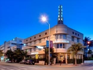 Essex House Hotel in Flamingo Lummus