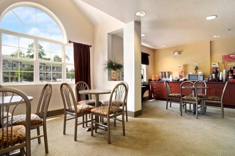 Microtel Inn & Suites by Wyndham Marianna Hotel in Alabama