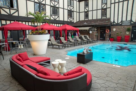 The Cheshire Inn in Richmond Heights