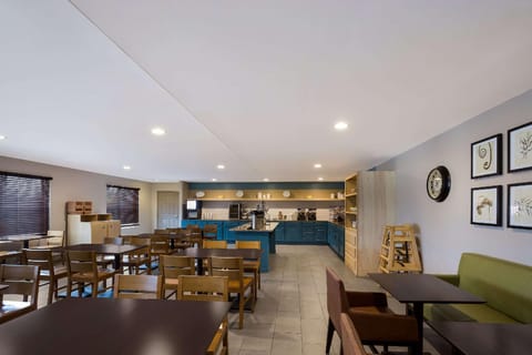 Country Inn & Suites by Radisson, Marion Hotel in Marion