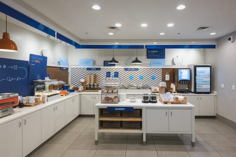 Holiday Inn Express & Suites Marquette By IHG Hotel in Marquette