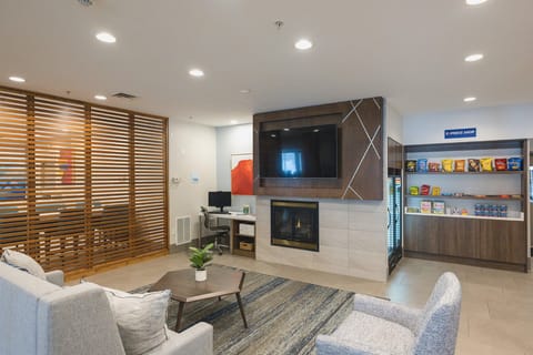 Holiday Inn Express & Suites Marquette By IHG Hotel in Marquette