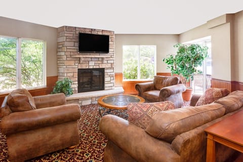 Super 8 by Wyndham Traverse City Hotel in Traverse City