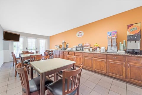 Super 8 By Wyndham Alexander City Hotel in Alexander City