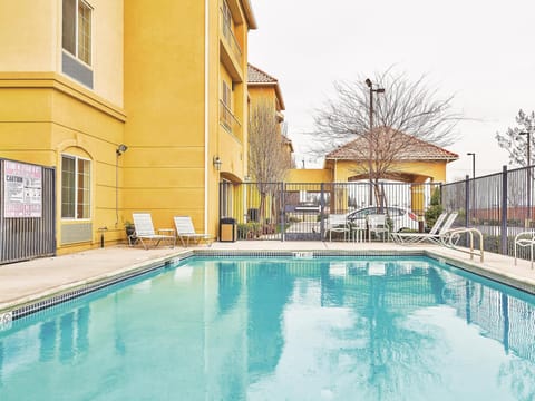 La Quinta Inn & Suites by Wyndham Fresno Northwest Hotel in Fresno