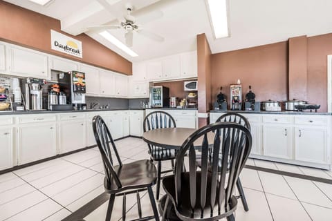 Days Inn by Wyndham Bryan College Station Hotel in College Station