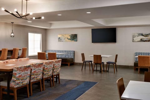 La Quinta Inn & Suites by Wyndham Stephenville Hotel in Stephenville