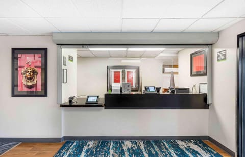 Extended Stay America Select Suites - Chicago - Naperville - West Hotel in Naperville