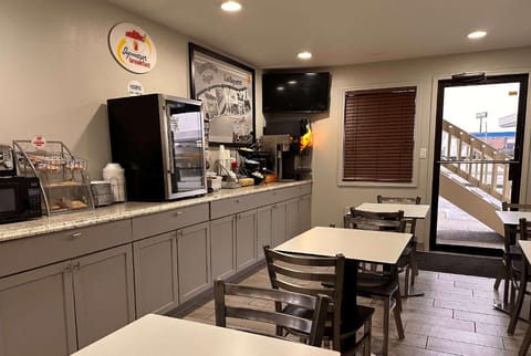 Super 8 by Wyndham Lafayette / Purdue Area Hotel in Lafayette